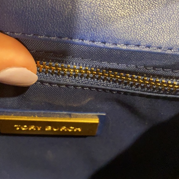 Tory Burch Fleming Convertible Shoulder Bag - Picture 8 of 10